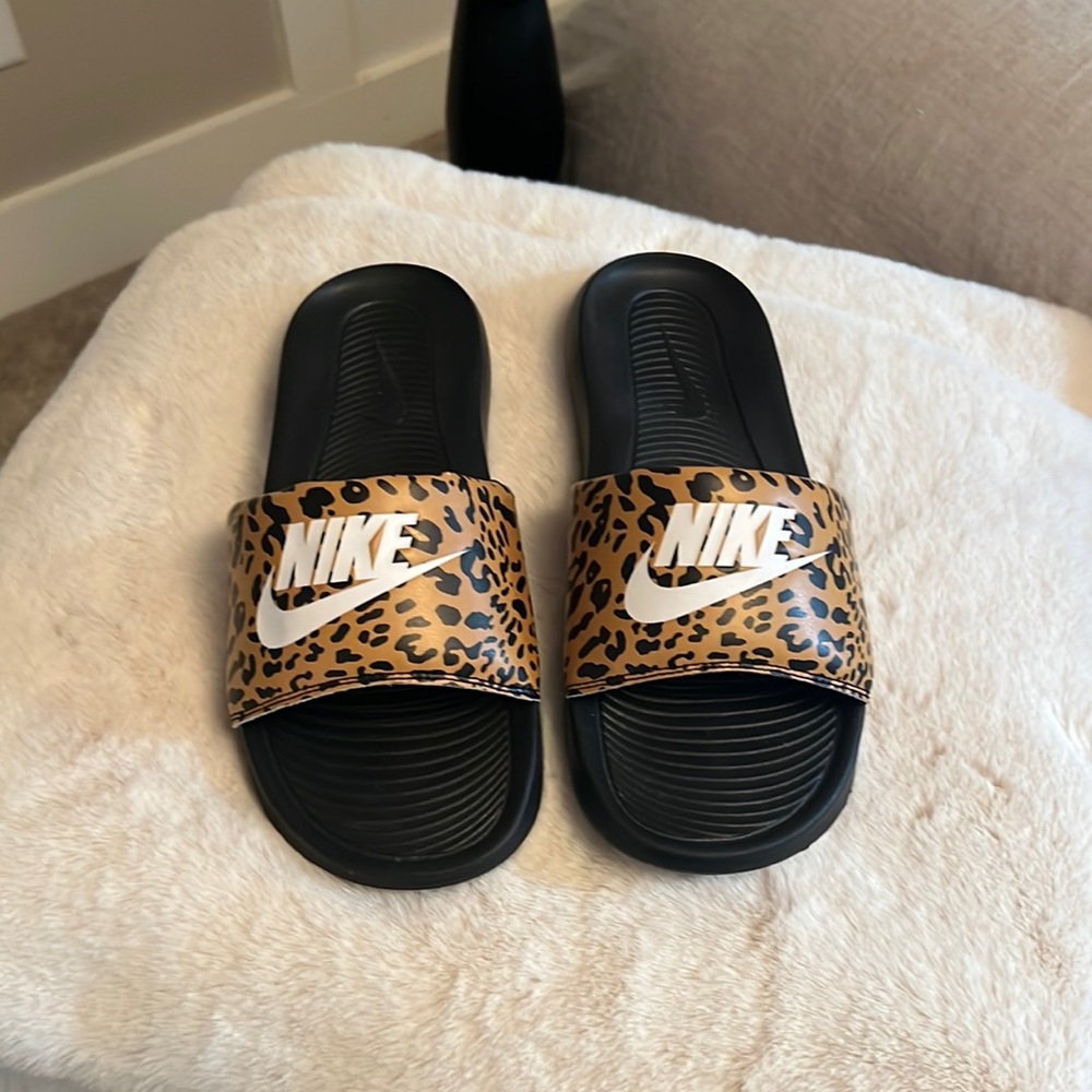 Cheetah print nike slides